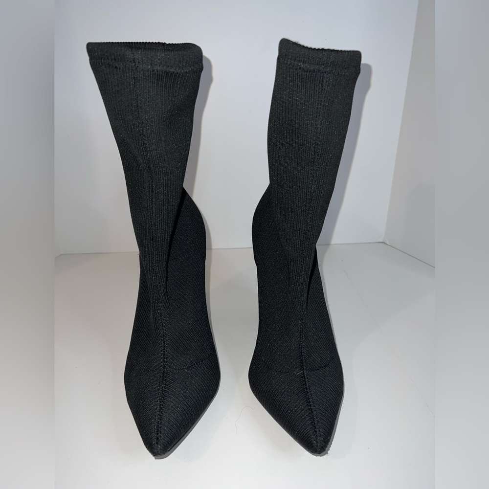 Steve Madden Women’s Size 7.5 Sock Style Heels